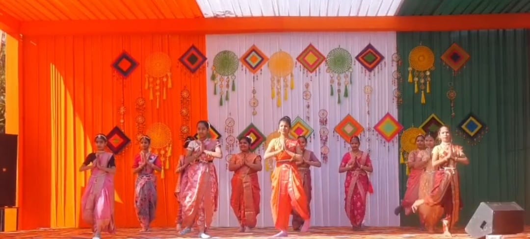 Music & Dance/Arts & Craft